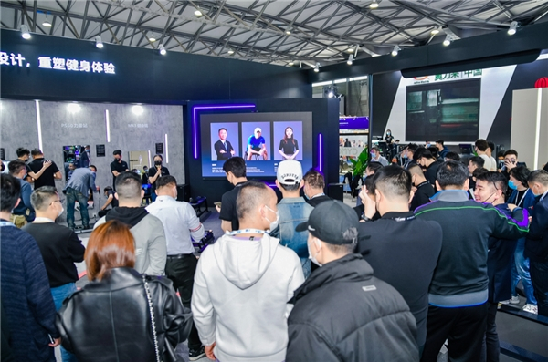 Pg电子平台：闪耀登场IWFGYMGEST源动智慧新品跑步机、力量站引爆健身热潮!(图2)