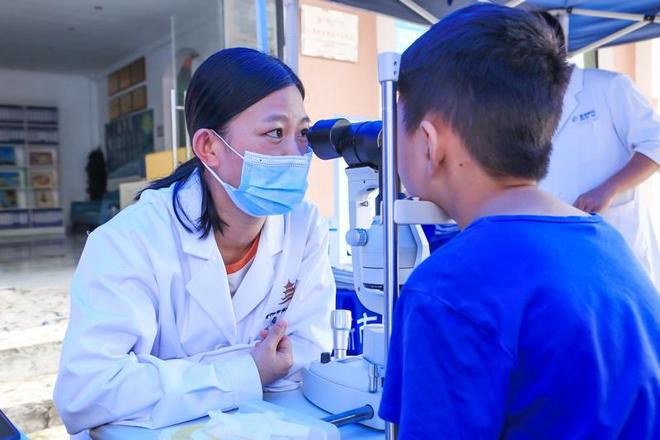 南明区云关乡：中医药服务进社区为群众健康“加码”(图2)