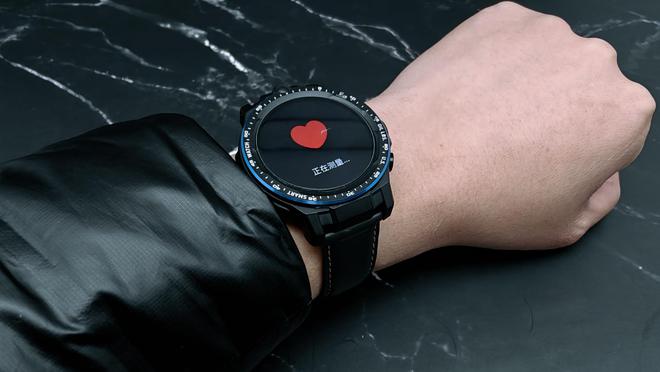 Pg电子网站：2024年“值得入手”的智能手表排行榜：智能科技与健身的完美结合(图4)