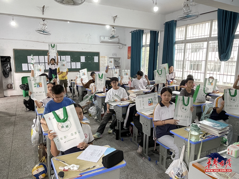 Pg电子：长沙县江背镇五美卫生院开展2024年全民健康生活方式宣传月活动(图2)