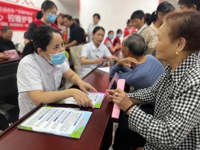 Pg电子平台：科普宣讲进社区健康生活新主张(图6)