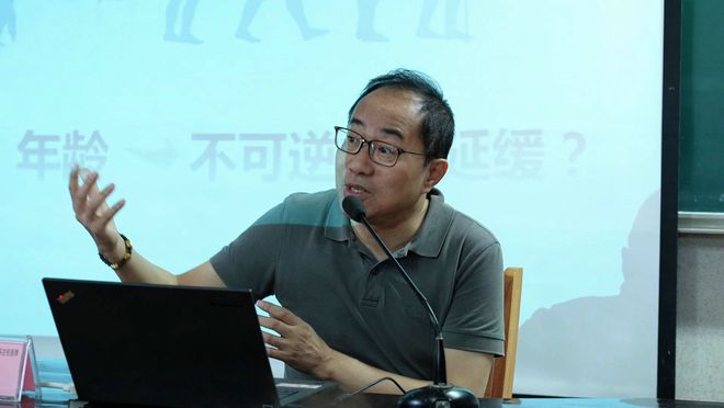 “科学抗衰老幸福百岁来”——2024年江苏省老年健康科普促进行动(扬州江都站)活动圆满举行(图4)