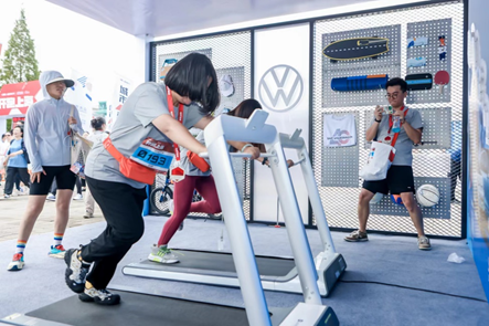 2024IDRUN上海站盛大开跑共庆上汽大众40周年辉煌历程(图6)