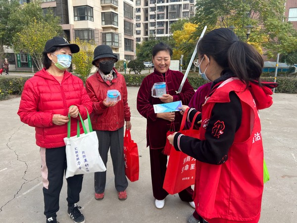 塘沽街道紫云东社区开展全民健康生活方式宣传活动(图2)