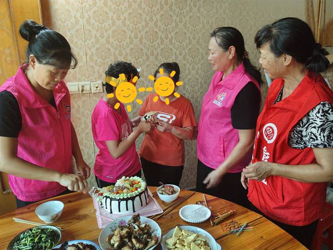 【五爱五佳】瑞金：温馨生日会爱助残疾儿童(图4)