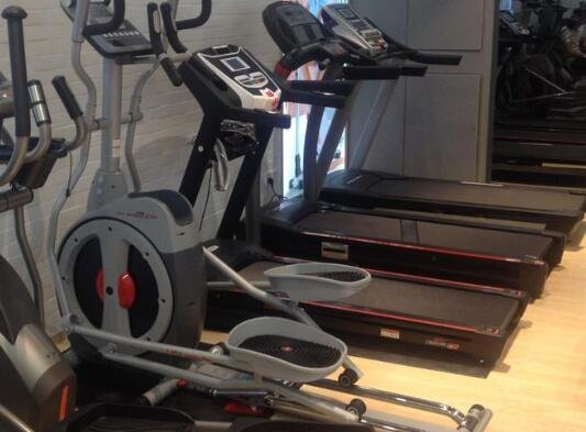 跑步机的价格是多少钱一般的跑步机多少钱一个(图2)