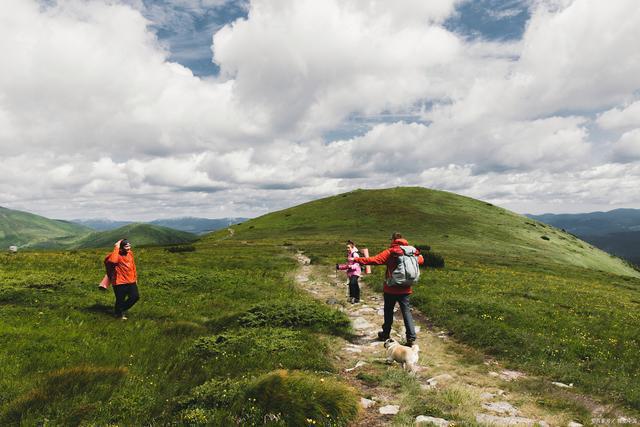 Pg电子：爱上徒步的十个理由让生活更健康！(图2)