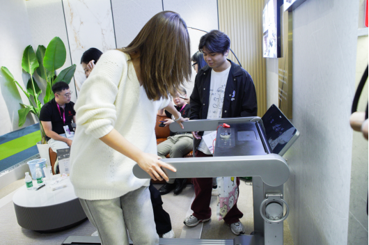 Pg电子网站：广州设计周圆满落幕绝影XENJOY携重磅新品开启智能运动新篇章(图4)