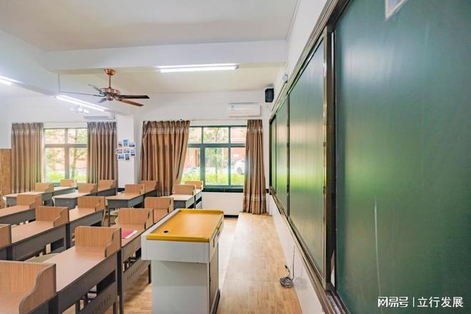 广州中考复读学校：家长如何跟青春期孩子相处？(图3)