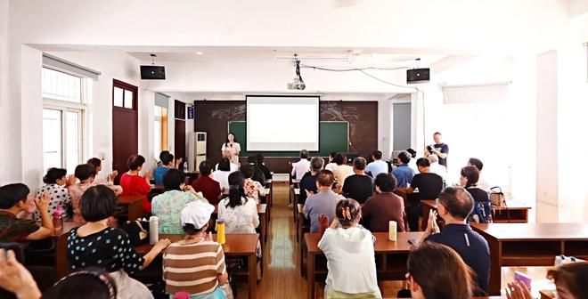 “健康生活快乐同行”——2024年江苏省老年健康科普促进行动(镇江站)活动圆满举行(图2)