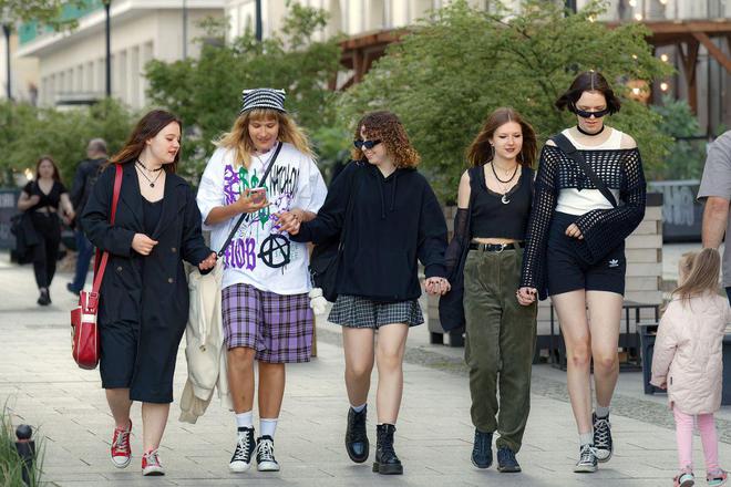 Pg电子平台：心学问心理教育孩子面对学习压力时如何保持心理健康？