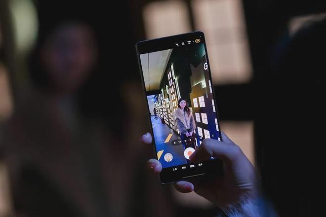 Pg电子平台：GalaxyAI新时代三星GalaxyS25系列发布顶配13199元(图6)