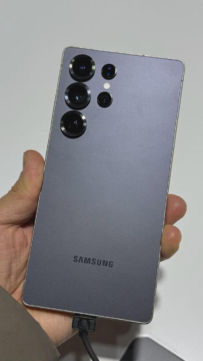 Pg电子平台：GalaxyAI新时代三星GalaxyS25系列发布顶配13199元(图2)
