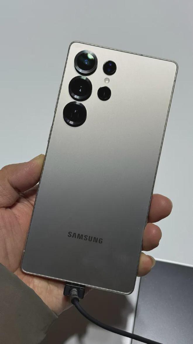 Pg电子平台：GalaxyAI新时代三星GalaxyS25系列发布顶配13199元(图13)