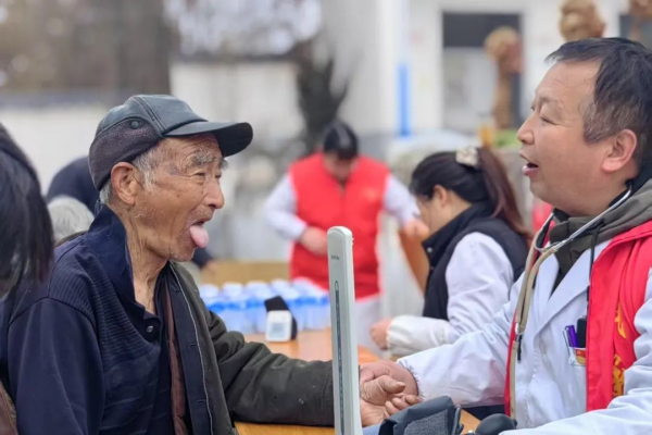 Pg电子网站：内乡县余关镇卫生院：弘扬仲景文化服务群众健康(图2)