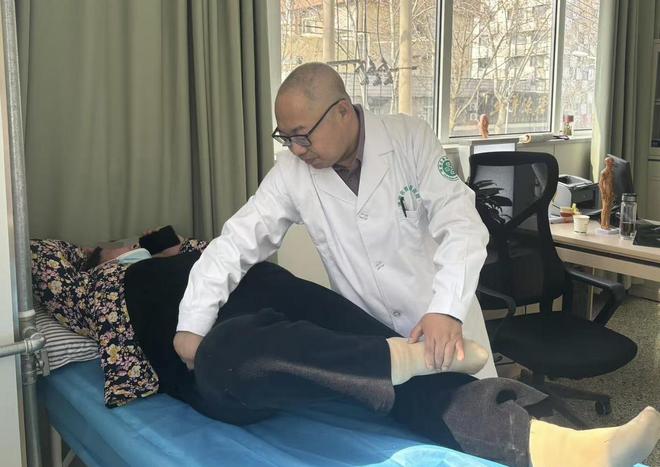 引领保膝保髋新征程重塑患者健康生活——济南名鲁中医王晋院长(图2)