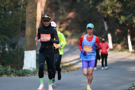 2025新年登高健身大会暨郴州市第十六届登苏仙岭活动举行(图4)