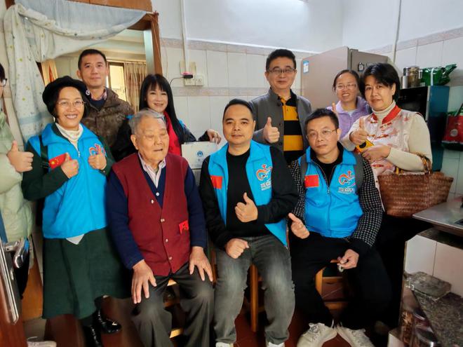 春风送暖护银龄科技传情话健康流花街元宵开展高龄老人关爱行动(图3)