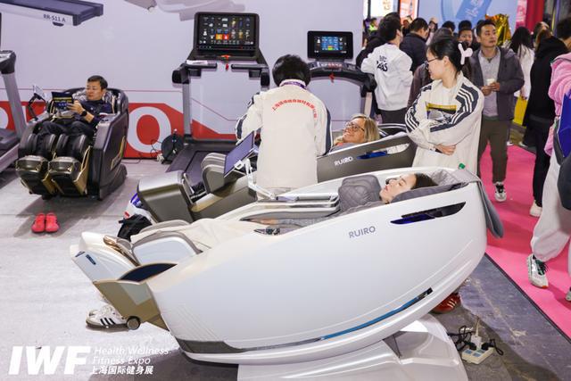 Pg电子平台：机器狗来了！科技赋能的健身之风刮到了IWF上海国际健身展(图2)