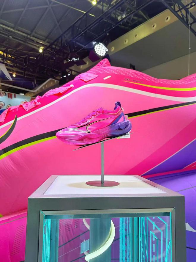 Pg电子网站：上合昆明马拉松夺冠实力超越一切遮挡！(图3)