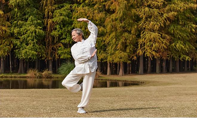 Pg电子平台：人到晚年如果一个人独居学会这4种生活方式让晚年更幸福(图9)