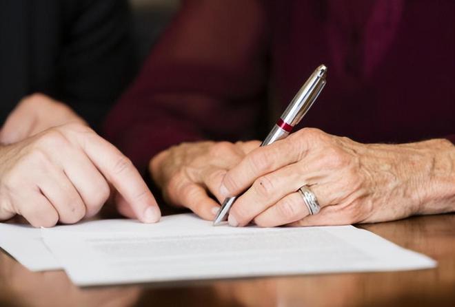 Pg电子平台：人到晚年如果一个人独居学会这4种生活方式让晚年更幸福(图14)