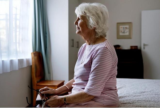 Pg电子平台：人到晚年如果一个人独居学会这4种生活方式让晚年更幸福(图17)