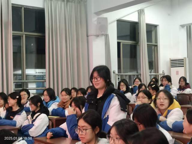 Pg电子：桃源二中开展高三年级女生健康教育讲座(图2)