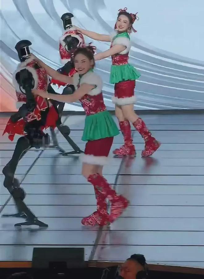 张艺谋指挥机械太奶上春晚厉害了(图4)