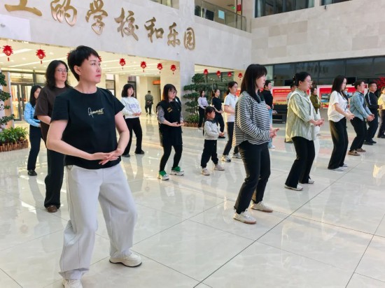 Pg电子平台：内蒙古伊金霍洛旗：“工会帮减肥”引领职工健康生活