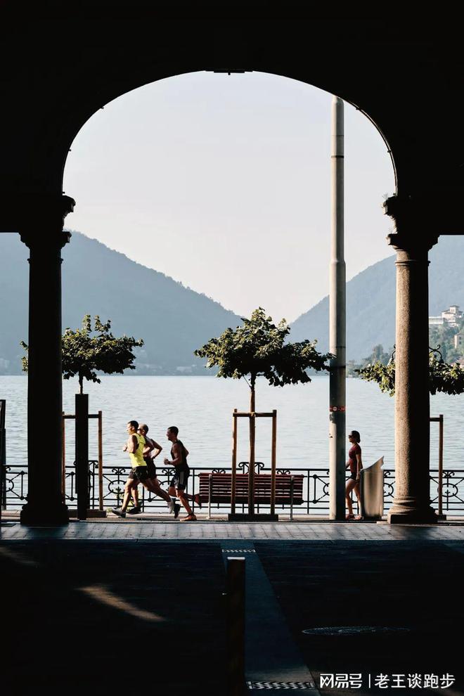 重要提醒！跑步好处多但这样跑简直就是“慢性自杀”(图8)