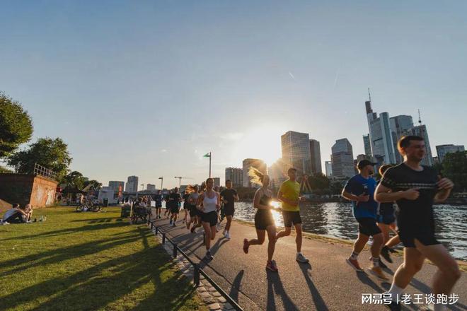 重要提醒！跑步好处多但这样跑简直就是“慢性自杀”(图2)