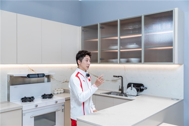 Pg电子：从黑灯工厂到冠军厨房：森歌以柜电融合一体化重塑健康生活标准(图3)