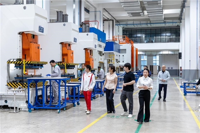 Pg电子：从黑灯工厂到冠军厨房：森歌以柜电融合一体化重塑健康生活标准(图2)