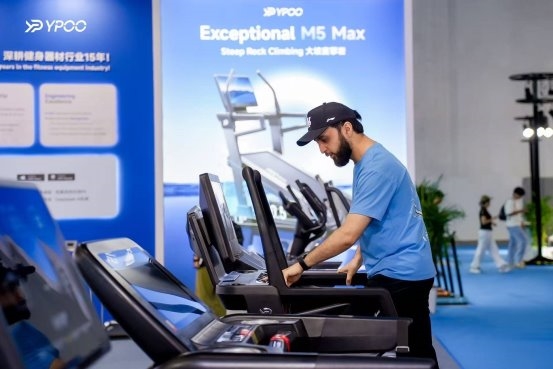 科技驱动·创新向上YPOO易跑携硬核星品闪耀2025中国体博会(图4)