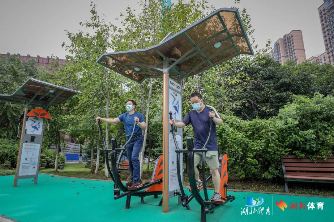 二代智能健身器材来到家门口(图2)