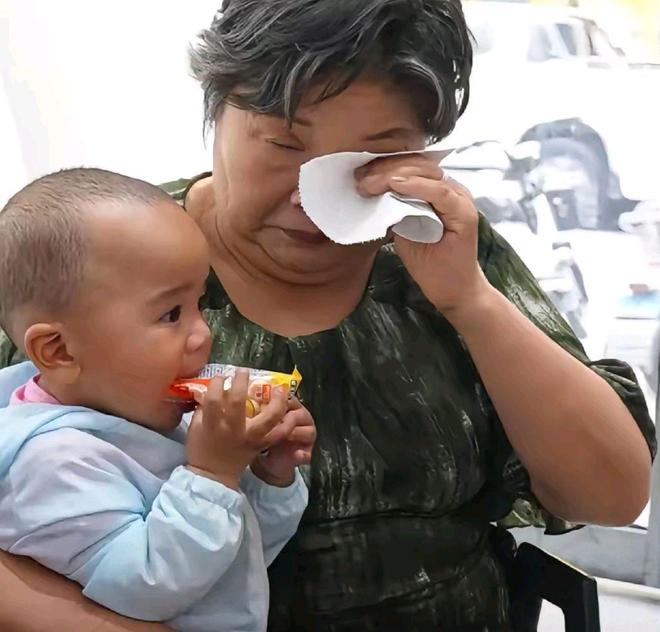 网红摄影师老李道歉了跟拉乌婆婆的团队握手言和一起“钱”进(图2)