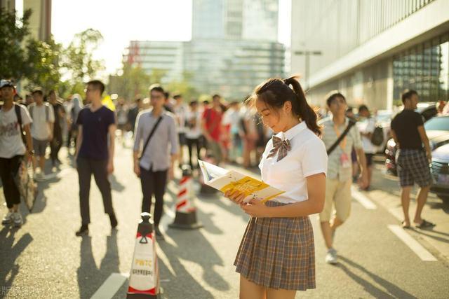 Pg电子网站：北京高中生抑郁焦虑心理疏导：怎么防止高中生抑郁焦虑(图2)