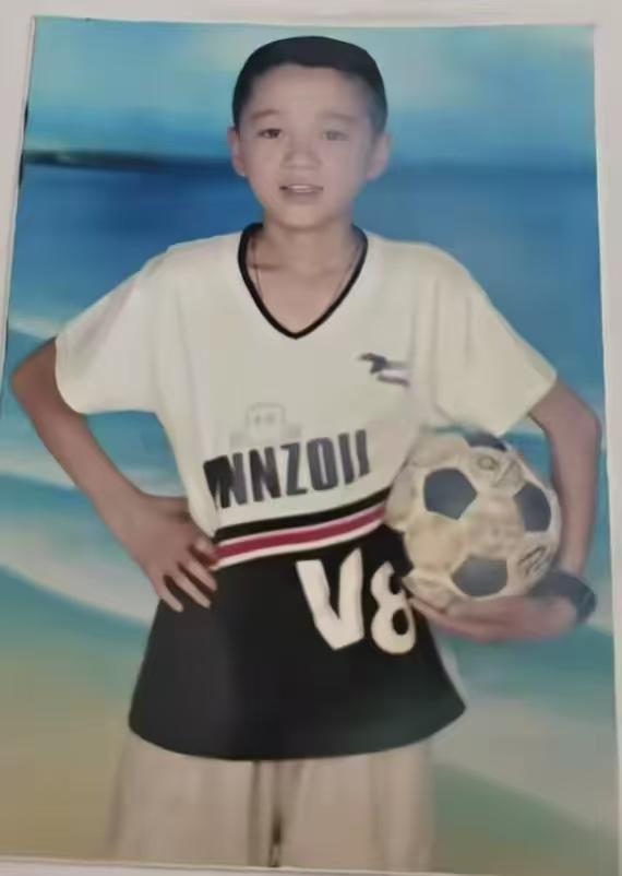 Pg电子网站：健身帅哥“山阿”去世仅33岁妈妈透露原因生前文案一语成谶(图4)
