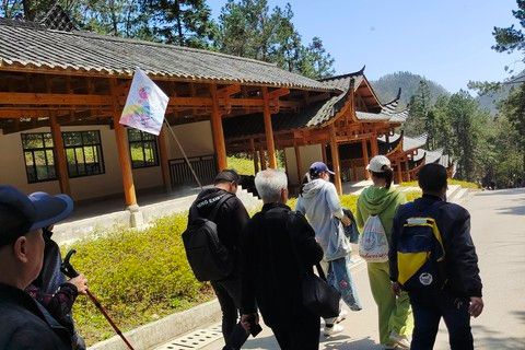 2025年下半年可能会更难熬？普通人要提前做好哪些准备？(图2)