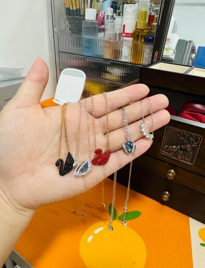 Pg电子网站：整理一次家才发现：当年花重金买的东西都沦为了“时代的眼泪”(图7)