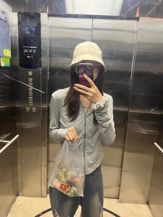 Pg电子网站：整理一次家才发现：当年花重金买的东西都沦为了“时代的眼泪”(图13)