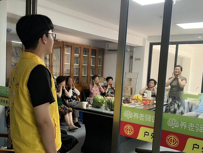 桥儿头社区：银龄茶叙“话”分类健康生活“益”起来(图3)