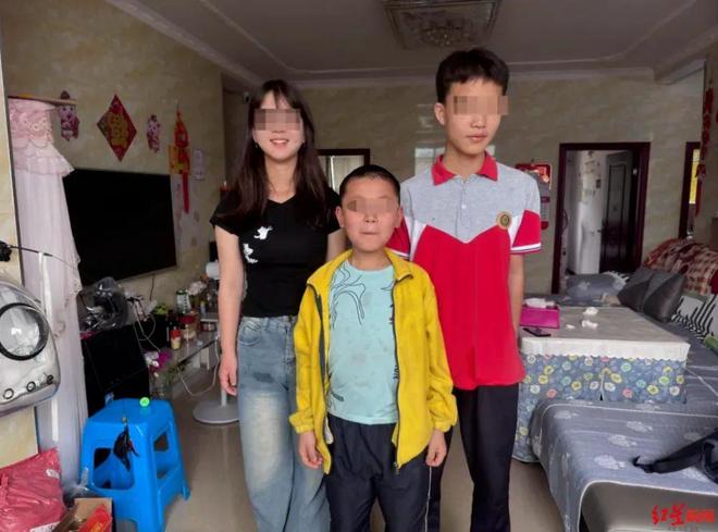 Pg电子网站：厦门夫妻车祸去世腹中胎儿被挤压降生！11年后孩子却成了这样…(图11)