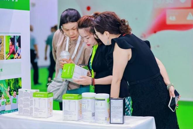 Pg电子平台：康宝莱亮相“2025健康生活方式科普报告会”分享全球健康管理经验(图2)