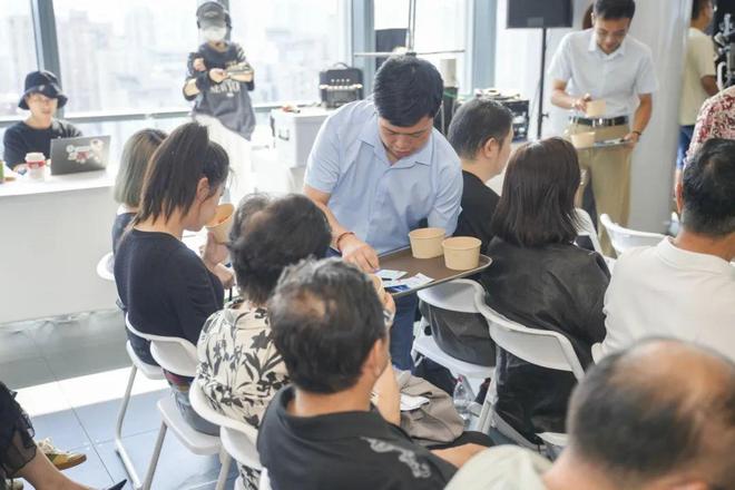 2025年第四期“提振消费维护权益”大讲堂成功举办上海伴手礼新亮点精彩呈现(图5)