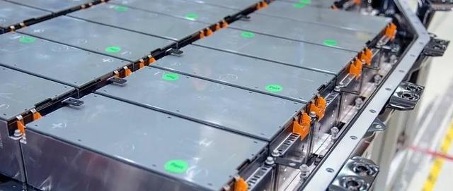 等等党永远胜利？固态电池量产前买不买车成了最大难题。(图4)