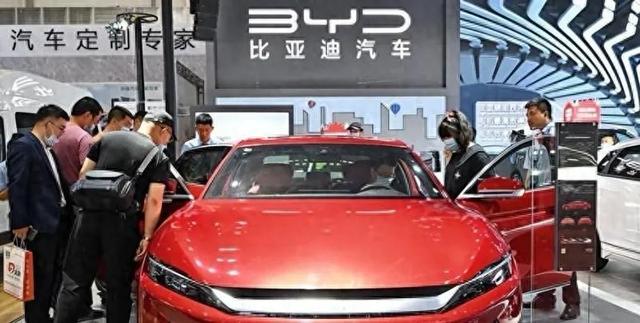 等等党永远胜利？固态电池量产前买不买车成了最大难题。(图2)