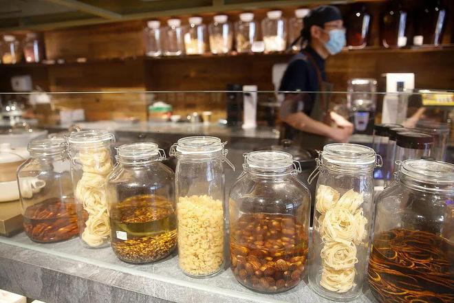 Pg电子：年轻人的一杯中药奶茶带火中医经济(图5)