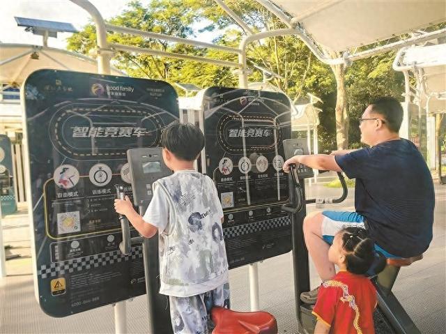 融合人工智能、物联网、云计算、大数据等技术我市已建成室外智能健身房170套